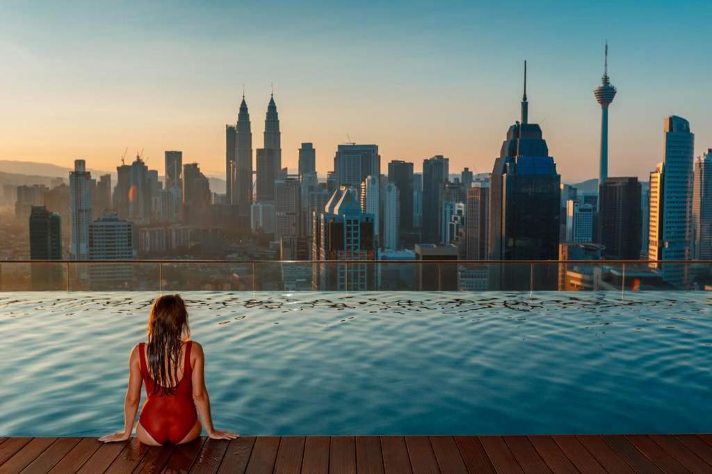 Regalia Suites Infinity Pool Kuala Lumpur Exterior foto